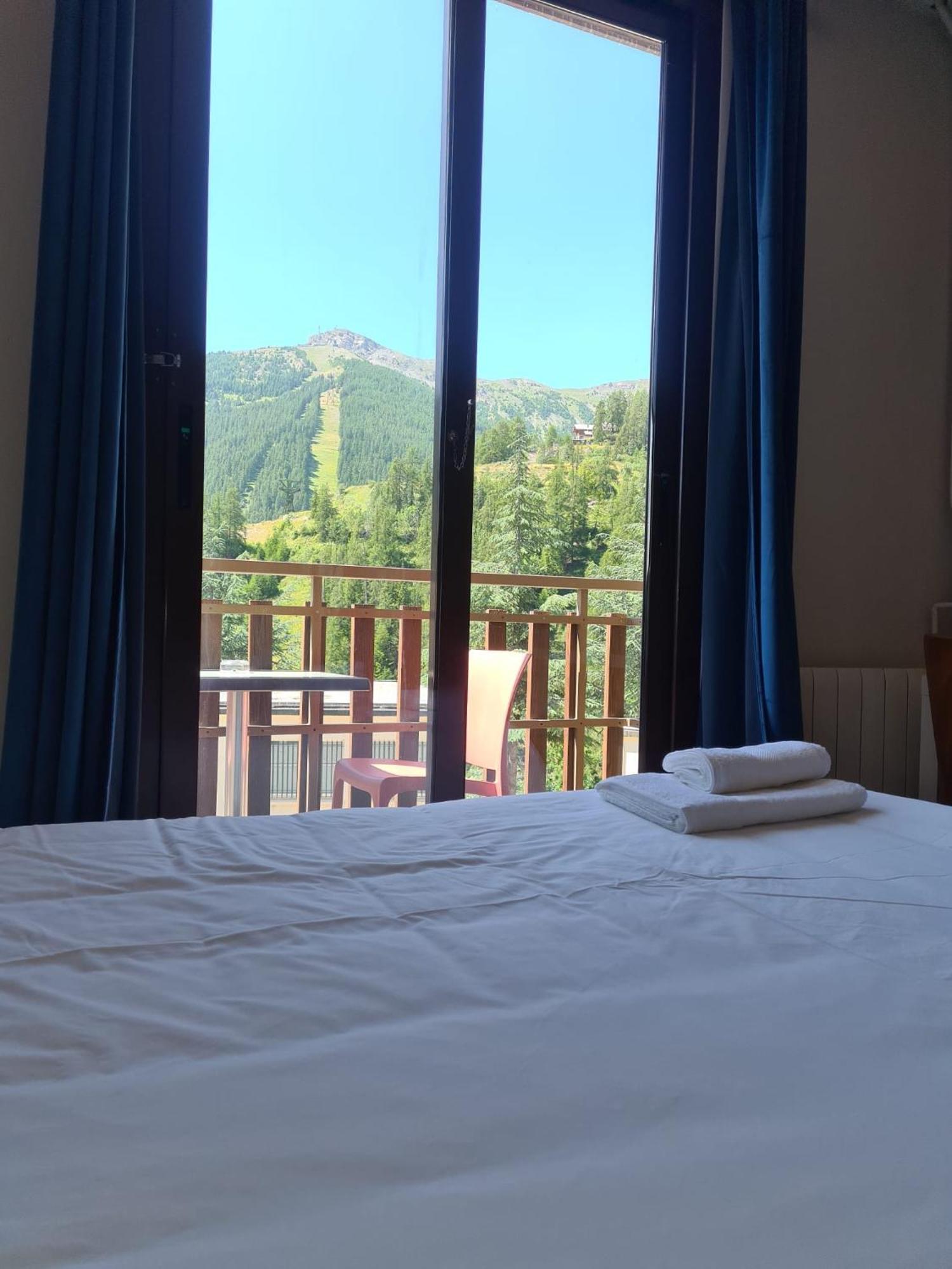 Hotel Edelweiss Auron Bagian luar foto