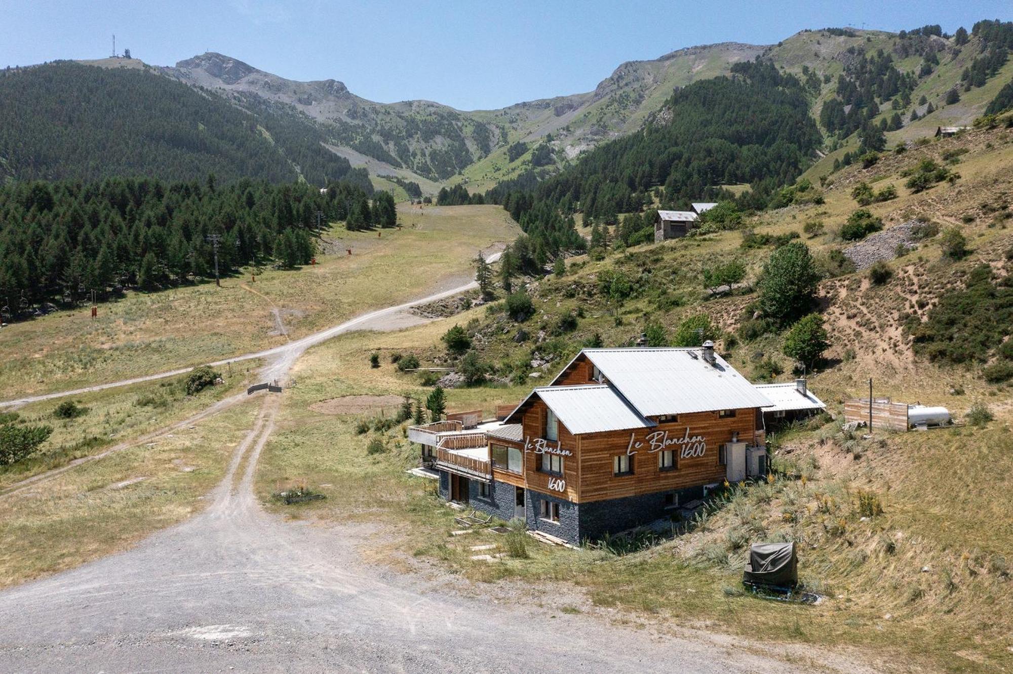 Hotel Edelweiss Auron Bagian luar foto